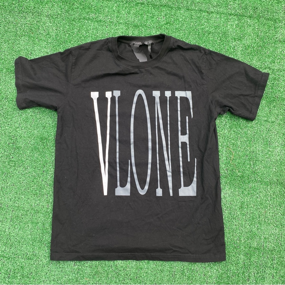 mens VLONE classic black and white graphic tee
live vlone die vlone